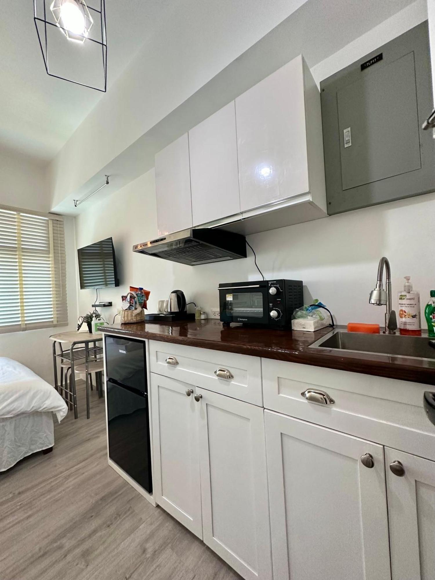 Studio One Condominium, Alabang - Bluu - Fiber Wi-Fi, Netflix-Ready 文珍俞巴市 外观 照片