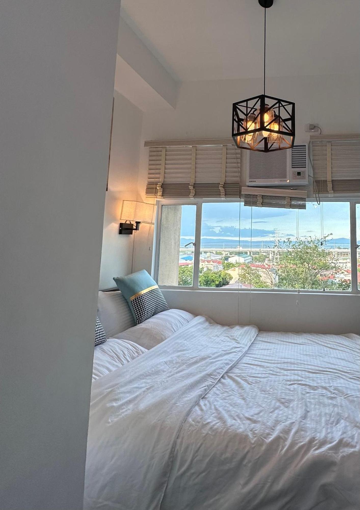 Studio One Condominium, Alabang - Bluu - Fiber Wi-Fi, Netflix-Ready 文珍俞巴市 外观 照片